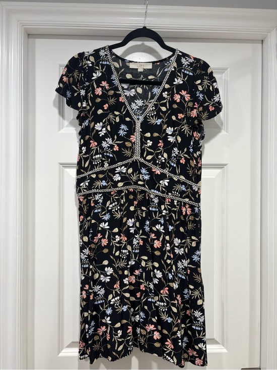 LOFT Dresses & Skirts - LOFT Black Floral V-Neck Dress with Trim